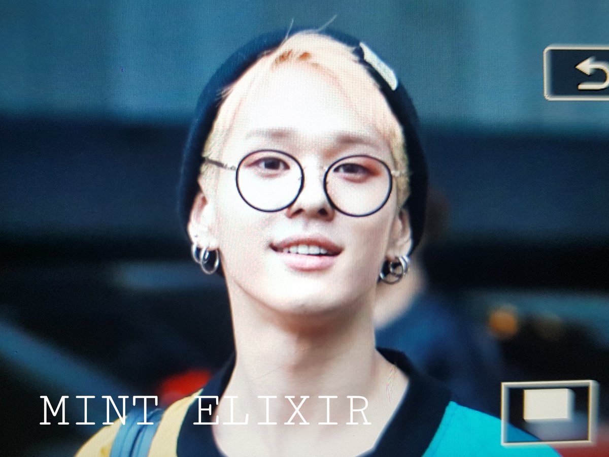 MINT_ELIXIR_528's tweet photo. [preview]180511 뮤직뱅크 퇴근
#IMFACT #임팩트 #UNGJAE #웅재 #빛나
@imfact_twt https://t.co/OL0Xm0wqCi