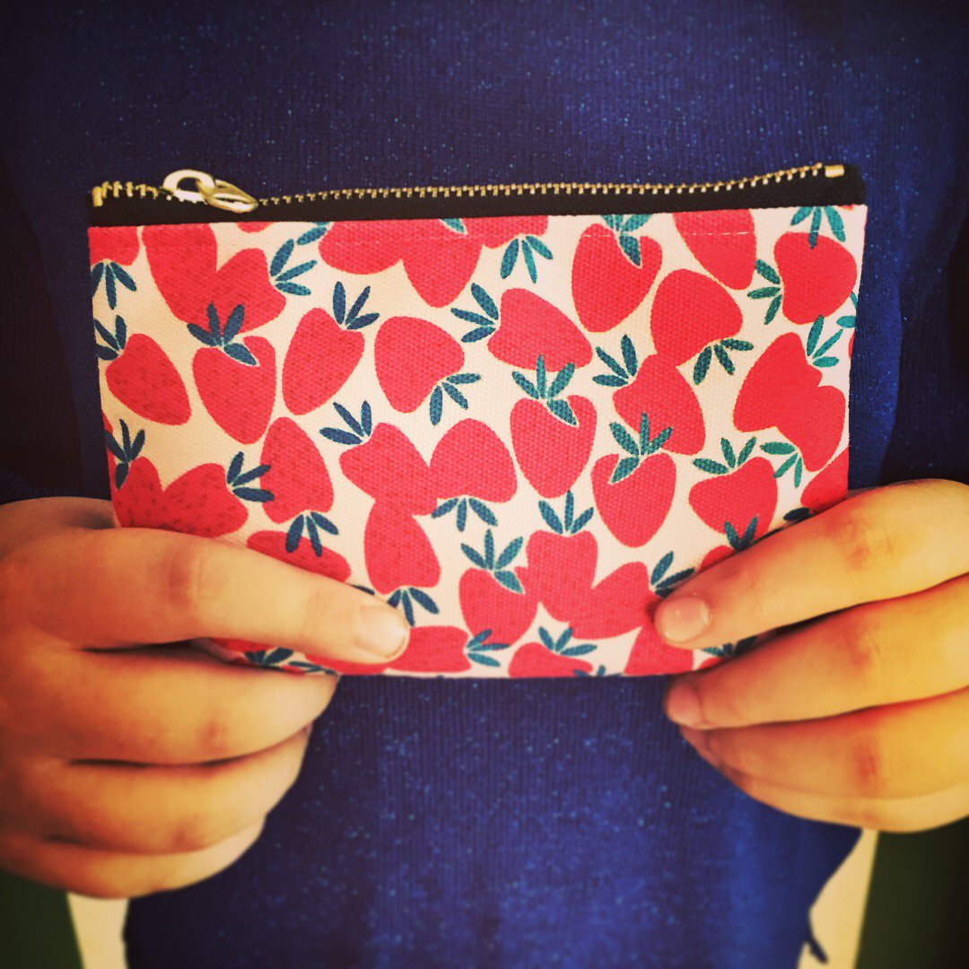 Jodepacedesign's tweet photo. So one of the reasons I started on this journey was because of my 3 daughters. I wanted them to see me creating a life I loved. My eldest daughter needed a purse for school and asked if she could have one of mine... https://t.co/Fg4hIu4nIZ