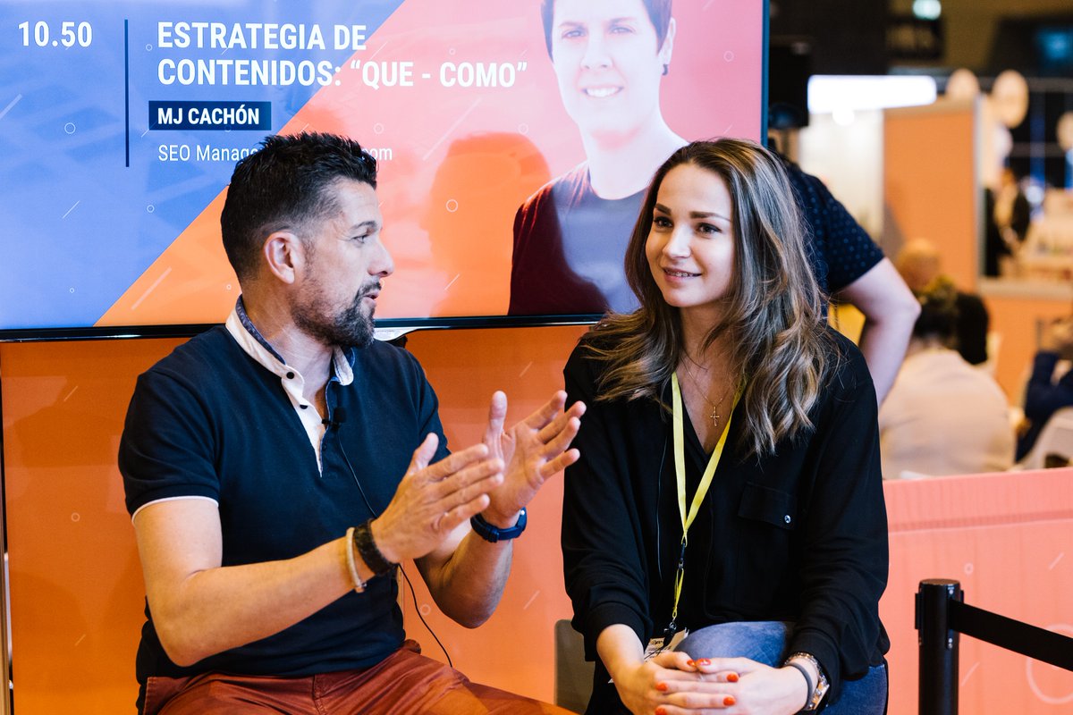 semrush_es's tweet photo. Disfrutamos un montón en nuestro stand en #SEMrushRoom entrevistando a empresarios de importantes compañías internacionales como Amazon, IKEA, Zalando, Goldcar, entre otras🔝 
Si quieres revivir esos momentos, estáte atento a nuestros videos📽️😊 https://t.co/tZJk0u1OaT