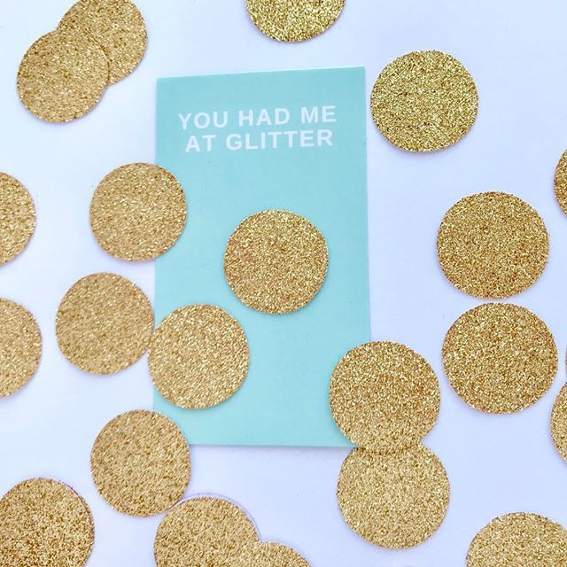 prettiminishop's tweet photo. Wishing you a “throw confetti” kind-of happy little Friday! #friday #friyay #confetti #prettimini #gold #glitter #celebrate #youhadmeatglitter https://t.co/OCSB7FUhOh https://t.co/y6UVKBv8Dv