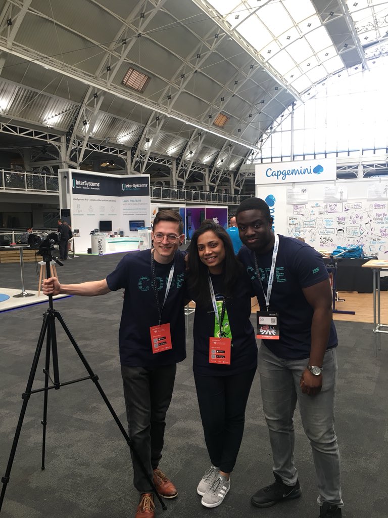 yaminigrao's tweet image. Team #codechat @ #DevoxxUK 
@IBMCodeLondon @Moffusa