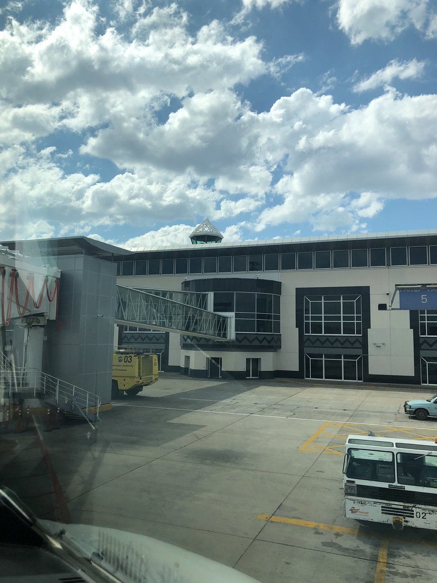FlyingZulu's tweet photo. Beautiful sunny day in Harare 🇿🇼 😁

#FlyingTheFlag 🇿🇦 #PilotDiaries 👨🏽‍✈️ https://t.co/u7RQrUQM2d