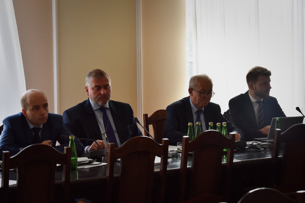 KancelariaSejmu's tweet photo. @MinEnergii 📸 Komisja do Spraw Energii i Skarbu Państwa będzie kontynuować prace nad zmianami w ustawie o biokomponentach i biopaliwach ciekłych na posiedzeniu 16.05 o godz. 16.00

#Sejm #biopaliwa #biokomponenty https://t.co/dwkMgNs6Xm