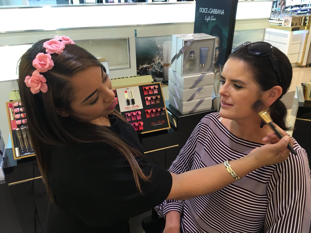 pjchudson's tweet image. Looking forward to welcoming 30 moms for our special Mother’s Day high tea this afternoon. Thank you to Shandre @dolcegabbana for turning my Friday morning-no coffee face into something fit to appear in public #MagicMakeover