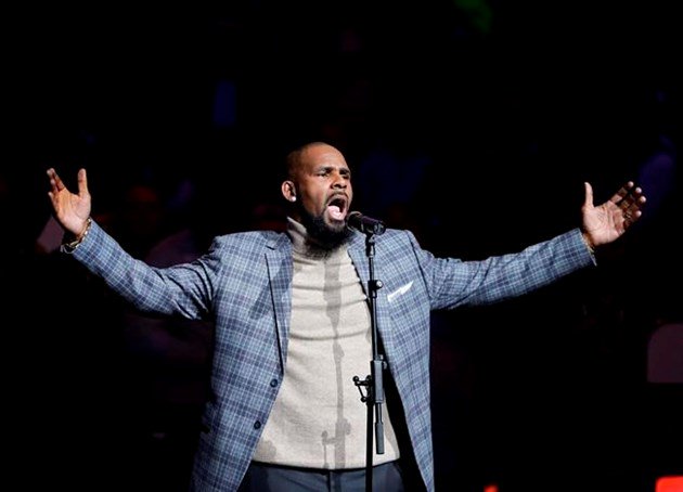 Spotify cuts R. Kelly music from playlists, cites new policy: bit.ly/2wxrjuX https://t.co/C8Xj8MQukL