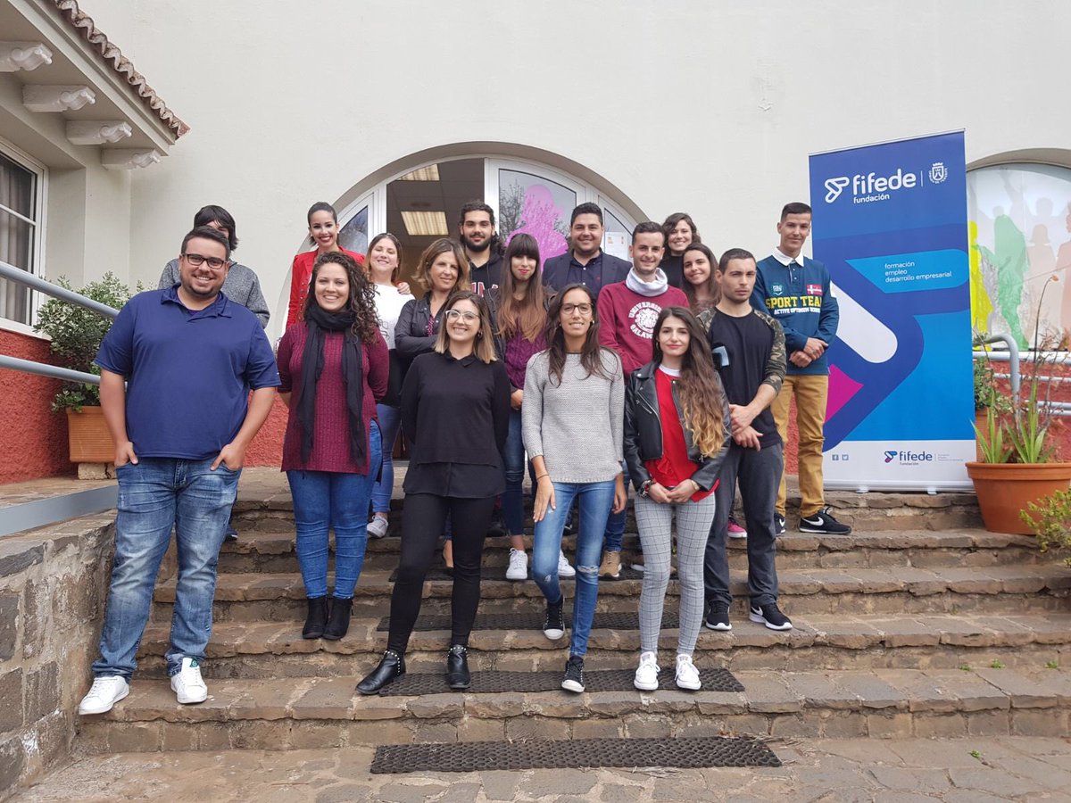 fifedetenerife's tweet photo. Primeros días de formación del #ProyectoIniciate impulsado por el @CabildoTenerife a través de @fifedetfe dirigido a jóvenes de Santa Cruz de Tenerife, El Rosario y Candelaria que deseen poner en práctica alguna necesidad específica de su municipio. 
#GenerandoOportunidades https://t.co/Da4wf9pdJl