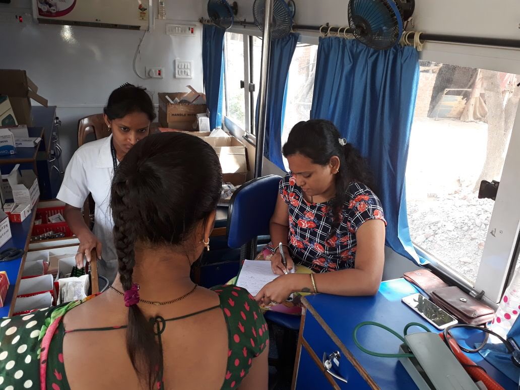 HalpatiJiten's tweet photo. Mobile healthcare for industrial and construction workers through #ShramyogiSwasthyaSewa in the union territory of Daman and Diu. Thanks PM Sh @Narendramodi ji https://t.co/Y6FyTPx3Tn