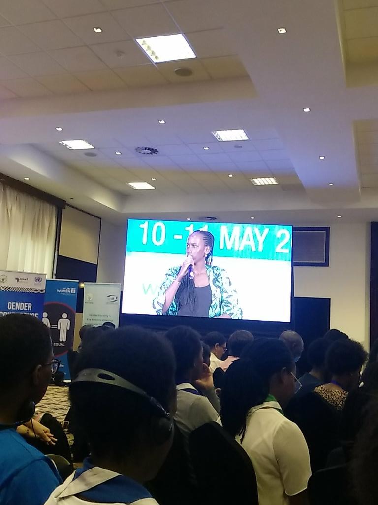 Insekonziza's tweet photo. With the technology field you can not miss work for long. You need to be there and learn. Therefore we should give #marternityLeave to men equal women so that the men can help women raise the child. Allow the mothers to work and be able to inspire in the future #GenderConf2018 https://t.co/k8nWNuaqoJ