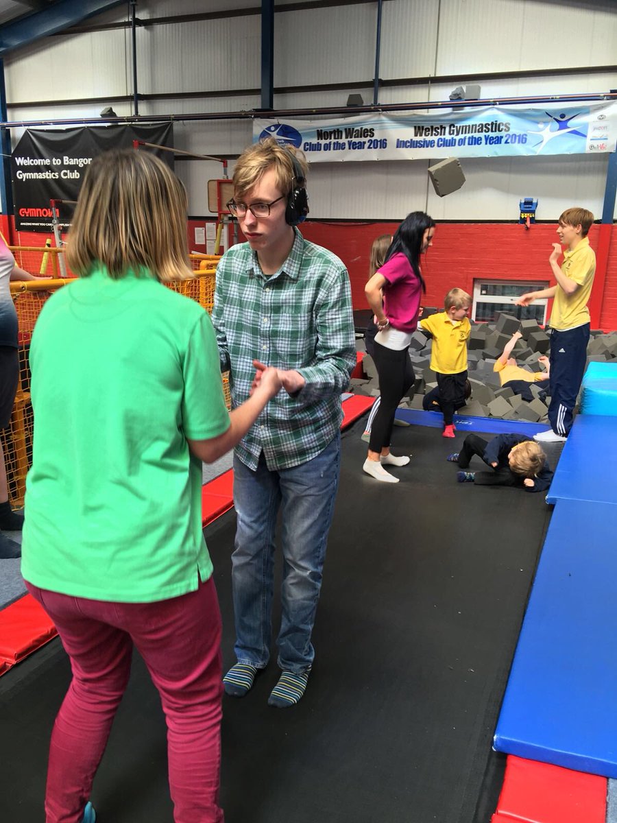 YPendalar's tweet photo. Dosbarth Seiont wedi mwynhau eu sesiwn @ReboundTherapy yn fawr iawn @BangorGym ddoe! https://t.co/VpWSwJ04RH