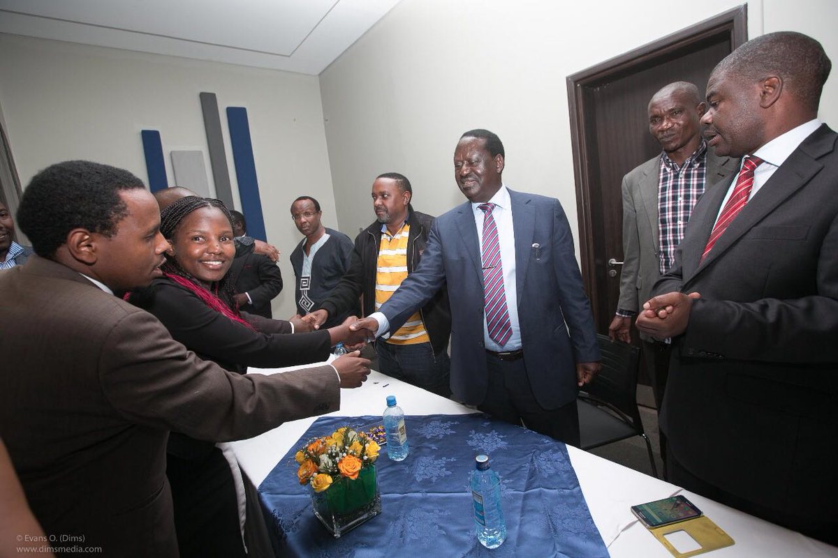 TheODMparty's tweet photo. H.E. @RailaOdinga with members of the Nairobi Gema small business community who hosted him for breakfast meeting today at a Nairobi Hotel. He  briefed them on the Handshake. The group pledged to champion Handshake agenda at the grassroots . https://t.co/WU9y0QsCs3