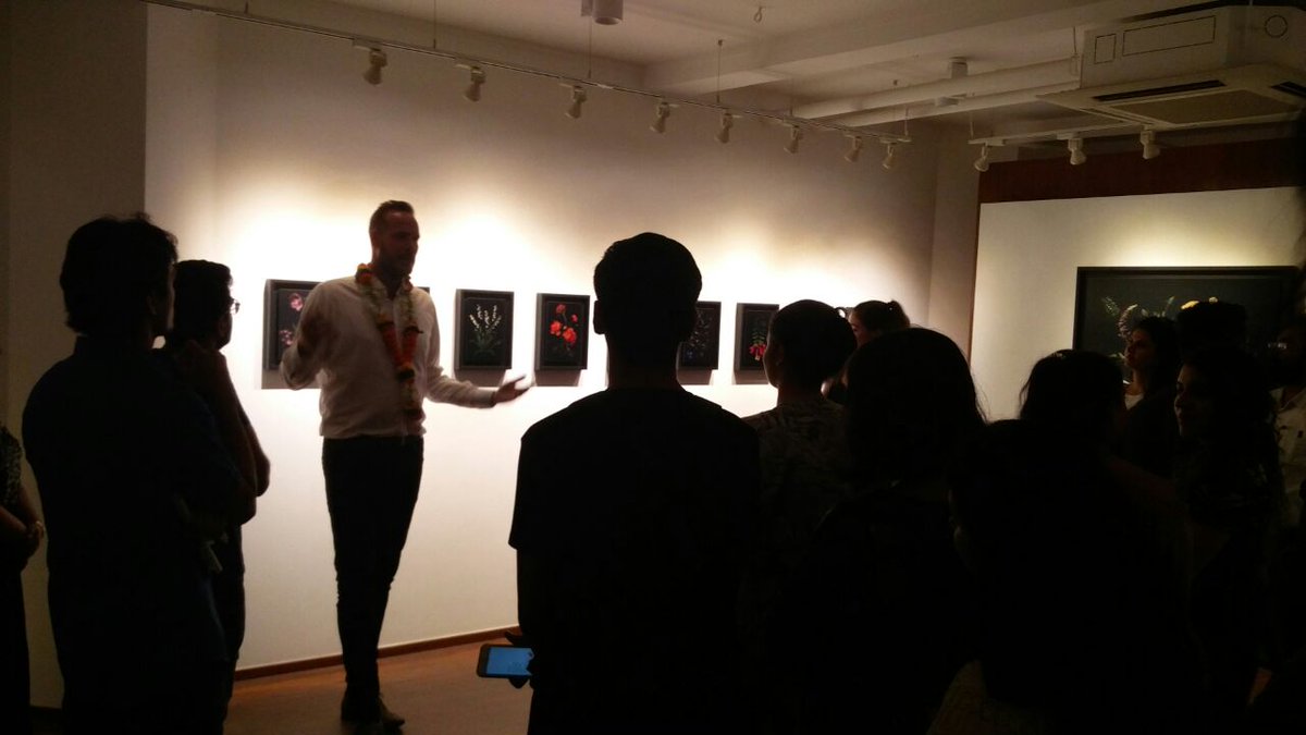 tarqtweets's tweet photo. Glimpses from yet another delightful #ArtNightThursday which marked the opening of @basmeeuws's #SpringInTheWintertime.
The show will be on display until Thursday, 31st May, 2018.
@Tasveer_Arts @DaubleArt
#Mumbai #ArtPreview #ContemporaryArt #TARQ https://t.co/J2CoT1wCmE