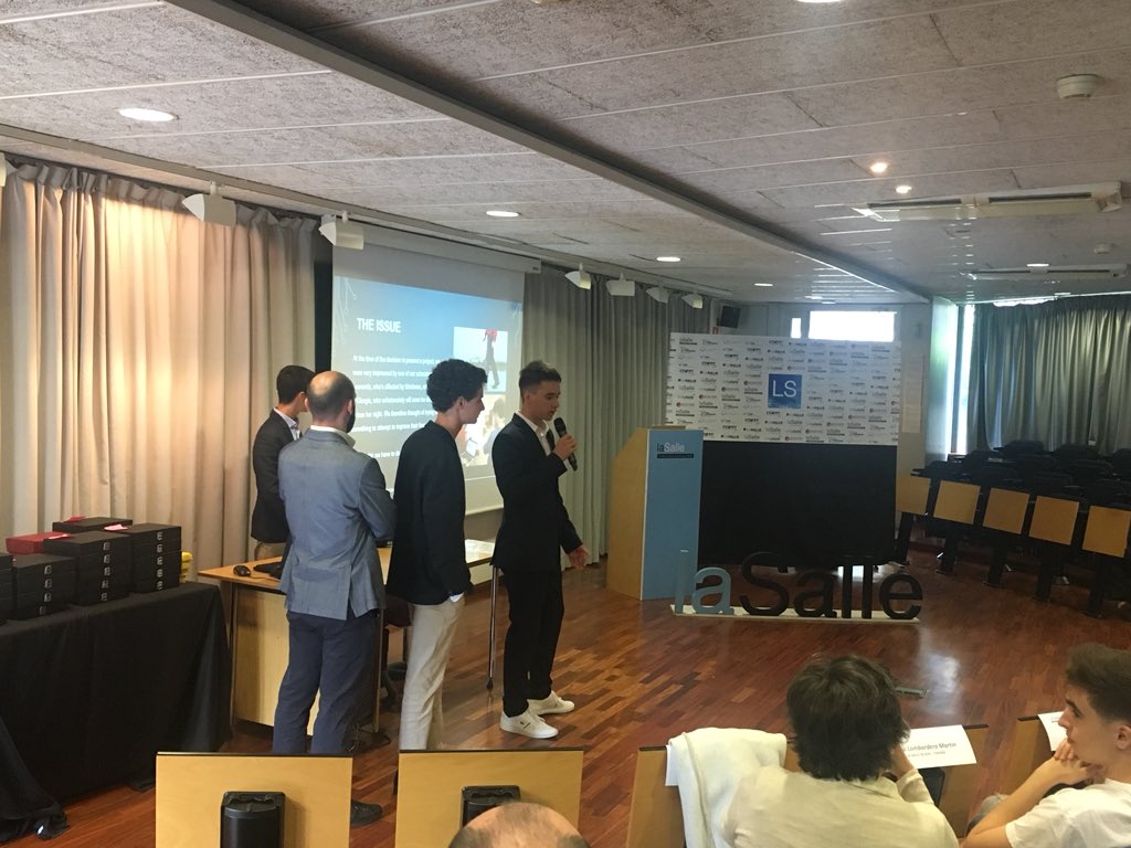 LaSalleBCN's tweet photo. The winning teams explain their projects at the award ceremony #lsdreams 2018 https://t.co/O1uEpEhBlt