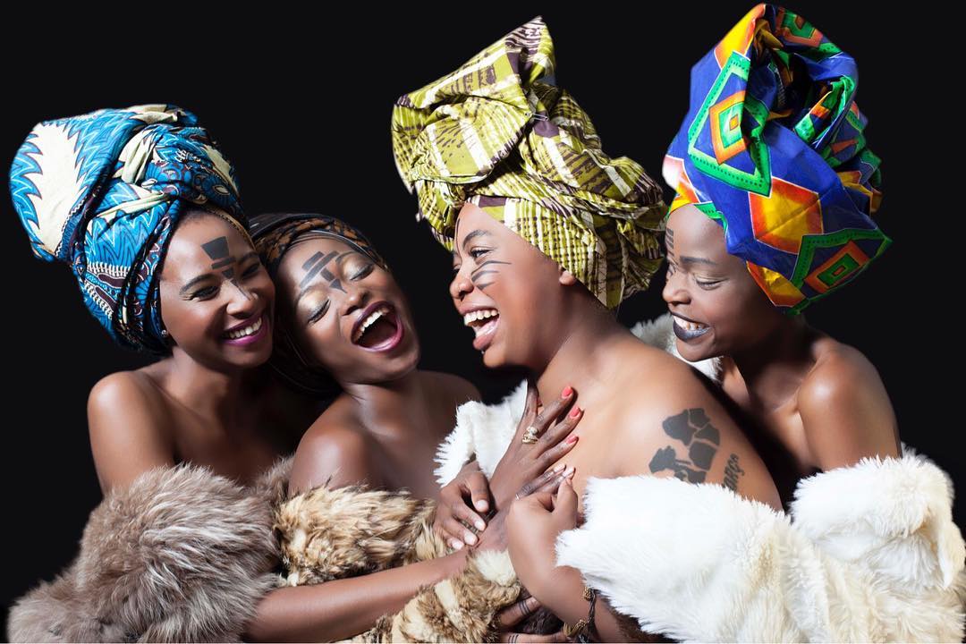creativenestlin's tweet photo. "Always follow your instincts, when speaking to @SholaAmoo, he said something valid, "instincts are preparation of years on knowledge & passed down through bloodlines, so take it, accept it and use it." - @iria_marina #creativehustles #southernafricaarts https://t.co/VgJjnh4VFh https://t.co/bnZsKGpj19