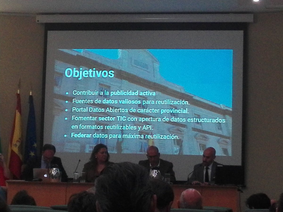 rafacamu's tweet photo. #OpenDataCTPDA Jornada #datosabiertos @ctpdandalucia

@antoniogarciav @EPICSADC expone los objetivos que persigue la @diputacioncadiz con su portal de #opendata

#SemanaAdministraciónAbiertaES #OpenGovWeek https://t.co/s1a6v1rMyH