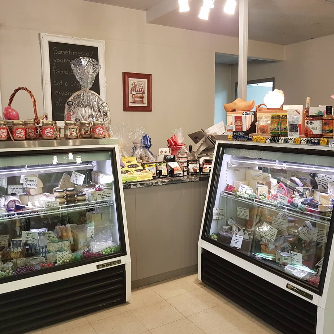 Ontunacceptable's tweet photo. Sneak peek inside The Second Mouse. It's worth the trip to Delhi  #norfolk #secondmouse #Delhipride #cheeselady #cheeselove @scorregion @NorfolkTour #coachtours #roadtrip #Destination https://t.co/9MEL4QluOu