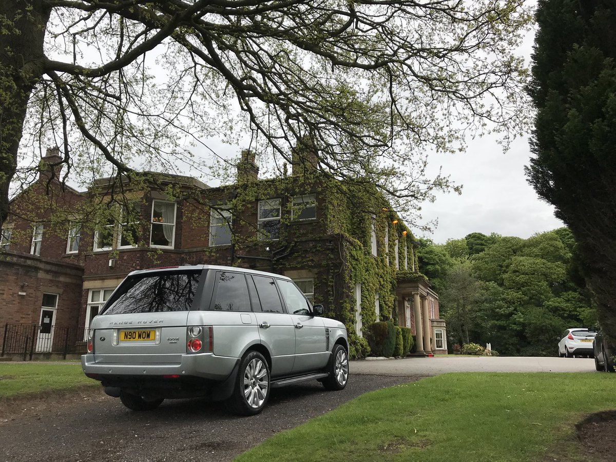 Sophisticars's tweet photo. A few photos from one of today’s #weddings @TheGardenRoom1 in our #rangerovervogue #leylandweddingcars #lancashireweddingcars #sophsiticars #chauffeurdrivenrangerover #rangeroverhirelancashire https://t.co/8e94nZN9VK