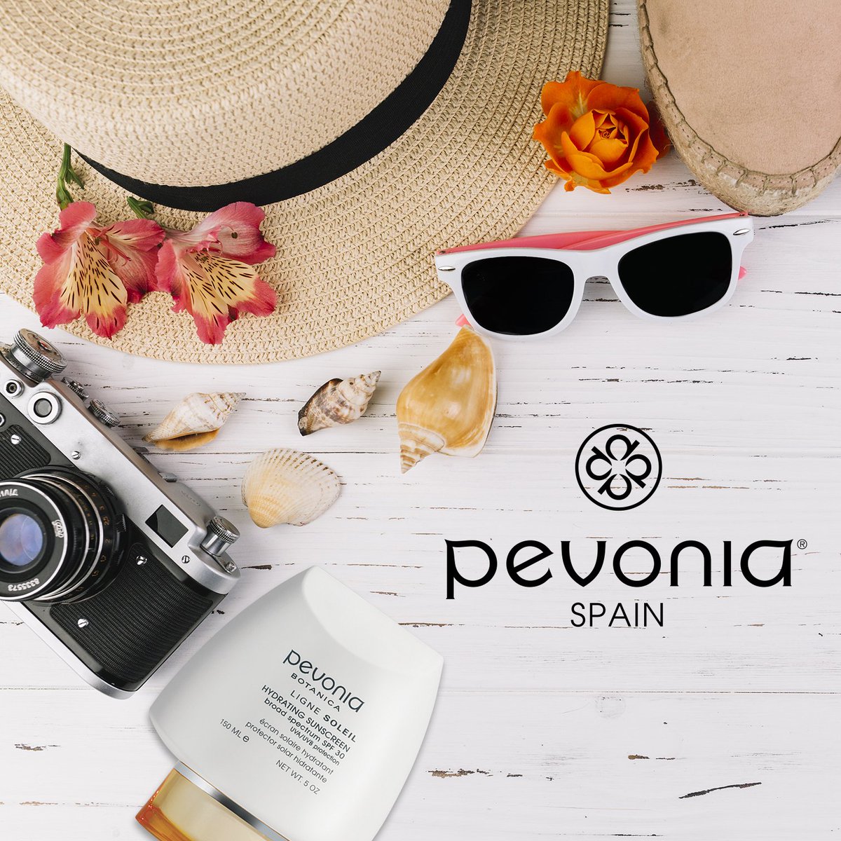 PevoniaSpain's tweet photo. Ahora que empieza a dar más el sol, es hora de proteger aún más nuestra piel. Por ello nuestra Crema Solar SPF30 será ideal para ti. Confía tu piel a Pevonia: https://t.co/gu05KCUUJE https://t.co/70RIAK0iYx
