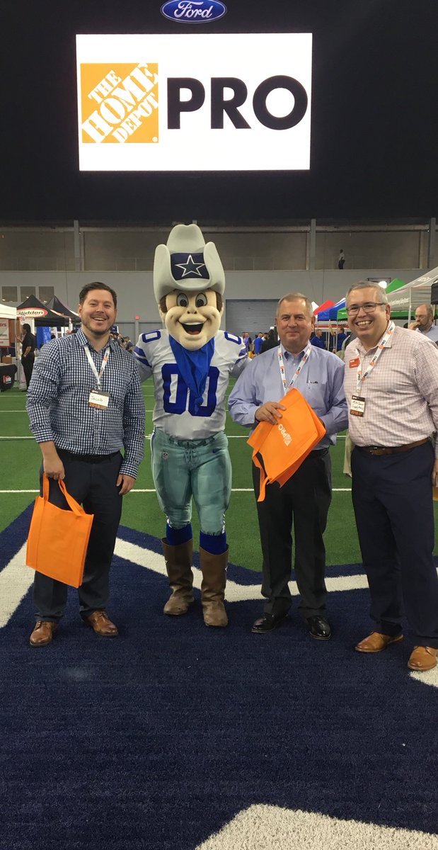 2PLYTP's tweet image. Home Depot Pro Arena Event #orangelife