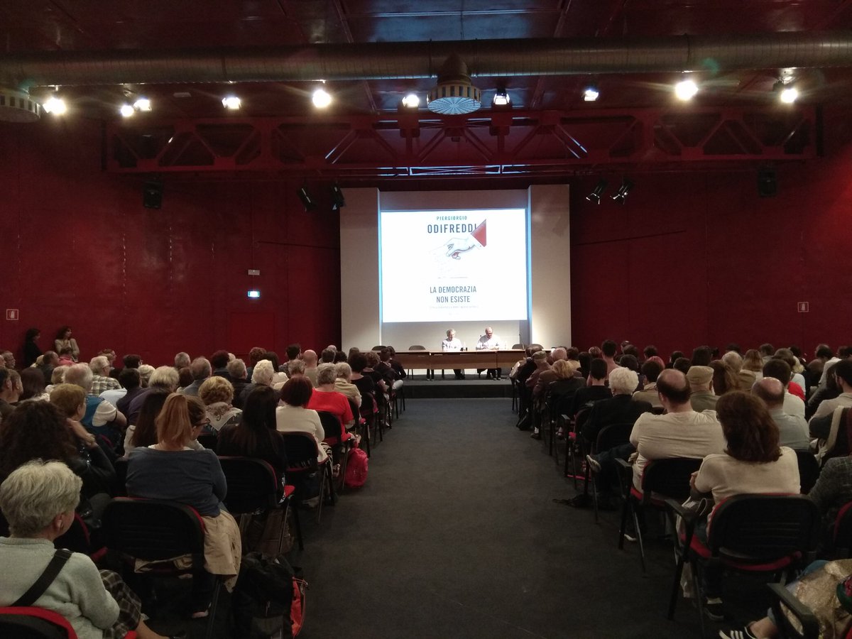 Odifreddi: in tutti campi vige la "Legge di Gresham" che vuole che la moneta cattiva scacci quella buona. Vale pure per la politica dove le persone con qualità vengono scacciate dall'ambiente politico stesso.

<a href="/RizzoliLibri/">Rizzoli Libri</a> <a href="/BUR_Rizzoli/">BUR Rizzoli</a> <a href="/fmirafiore/">Fondazione Mirafiore</a>
#11Maggio #EtàIbrida #SalTo18