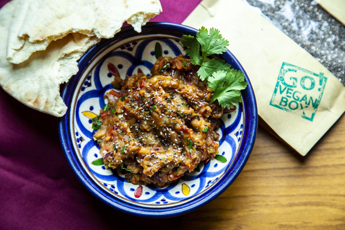 GoVeganBox's tweet photo. This indian-inspired aubergine dip makes for a great snack with your favourite breads. And don't forget to add some chia! #microboost #microboosting #vegan #veganfood #vegans #veganism #veganpower #veganlife #veganeats #veganlove #veganfoodie #vegandiet #healthyvegan #vegansides https://t.co/Xn1rNiNokf
