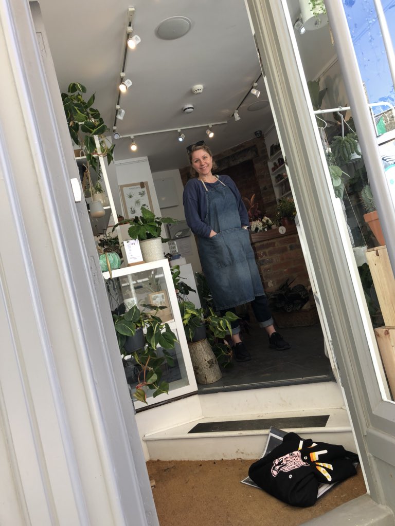 Pop up shop down the Old High Street in Folkestone. In the heart of the creative quarter, Plants and Vessels. There until next Wednesday 15th May. Here is the gorgeous Rachel with the most fabulous array of cacti and succulents!!🌵#creativequarterfolkestone