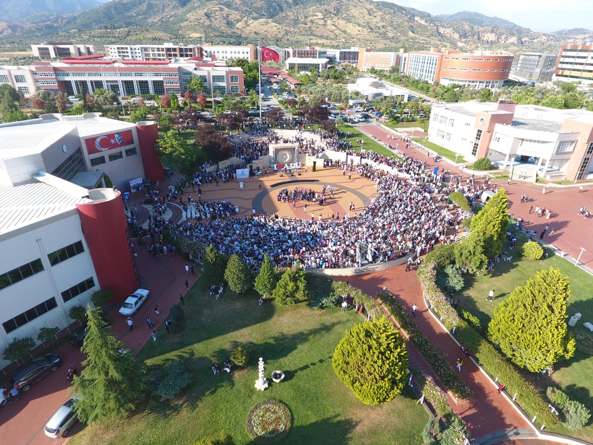 aydin adnan menderes universitesi on twitter universitemiz egitim fakultesi 2017 2018 egitim ogretim yili mezuniyet toreni buyuk bir coskuyla kutlandi https t co 8t8hj0vpjz twitter