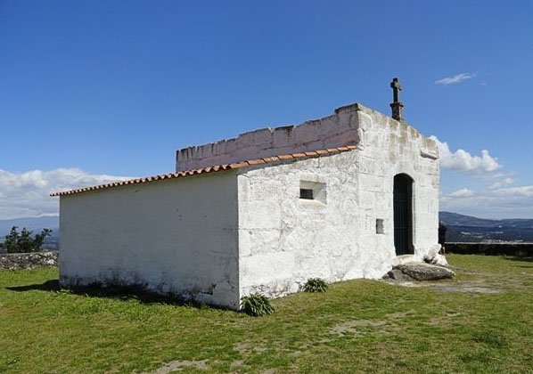 faceroute's tweet photo. Sobe ao Monte de Santo Ovídio e maravilha-te com a herança histórica e natural da região! Tens 4 spots para explorar! Visita a Capela de Santo Ovídio, toda em pedra, construída no século XVI. Não percas! https://t.co/6QfWxN1sKf
#faceroute #pontedelima #portugal https://t.co/2jvCM7GtdS