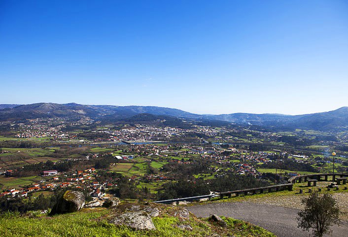 faceroute's tweet photo. Sobe ao Monte de Santo Ovídio e maravilha-te com a herança histórica e natural da região! Tens 4 spots para explorar! Visita a Capela de Santo Ovídio, toda em pedra, construída no século XVI. Não percas! https://t.co/6QfWxN1sKf
#faceroute #pontedelima #portugal https://t.co/2jvCM7GtdS