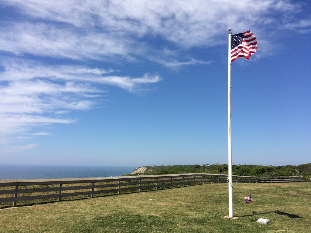 bradymacman's tweet photo. @autographhotels #MembersGetIt #ExactlyLikeNothingElse love Fridays https://t.co/l9YnSBspEy