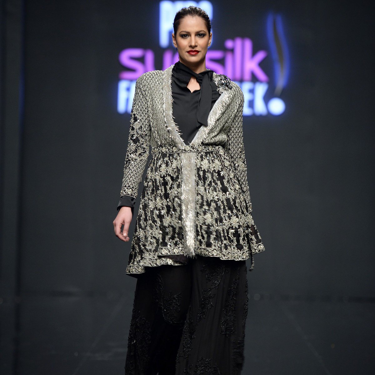 MediaSpringPk's tweet photo. #FlashbackFriday @CybilChowdhry walk for #HSY at #PSFW18 https://t.co/mjXSaHKdGc