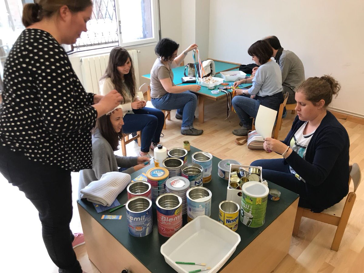 ainigog's tweet photo. Darrera reunió de curs de 1r C. d.Infantil a Virolai Grimm. Un moment més per a compartir amb les famílies il.lusió, feina, creativitat, riures i somriures. @EscolaVirolai https://t.co/SZdIIWgwBh
