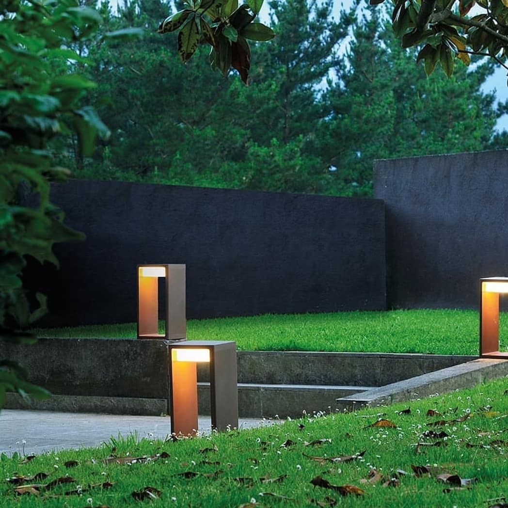 LuzyControl1's tweet photo. FRAME, la lumaria de exterior ideal para tu jardín o espacios libre que dispongas en tu hogar.

¿Qué opináis del diseño?¿Os gusta?

Para más información sobre @grupoblux podéis encontrarnos en💡➡

https://t.co/kxsXUGUjtb 

 #iluminacion #diseño #luzycontrol #sevilla #marbella https://t.co/P21KUuSVfz