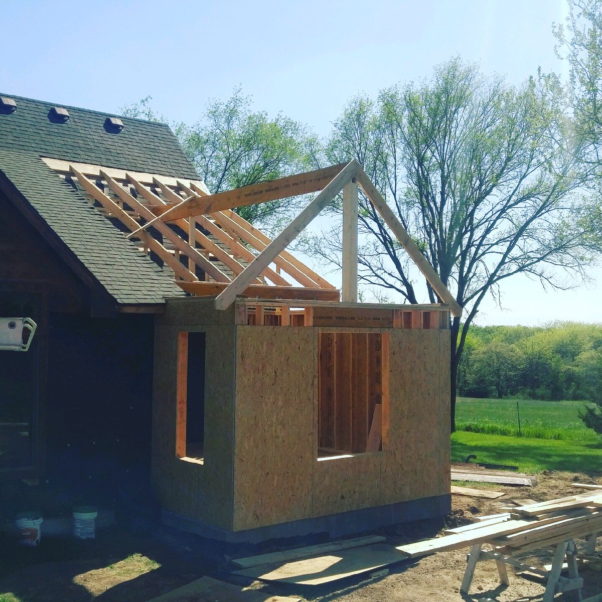 Here we have the latest update on the addition we have been working on. 

#lawrenceks #local #contractor #remodel #happyfriday