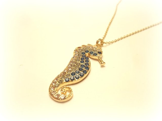 Raquelartesania's tweet photo. Para los griegos el caballito de mar era un atributo del dios del mar Neptuno y como tal, r era considerado un símbolo de fuerza y poder. #caballitodemar #neptuno #bisuteria # bijoux #schmuk https://t.co/yJnQ2dE6ys via @Raquelartesania https://t.co/L7VwFfliXN