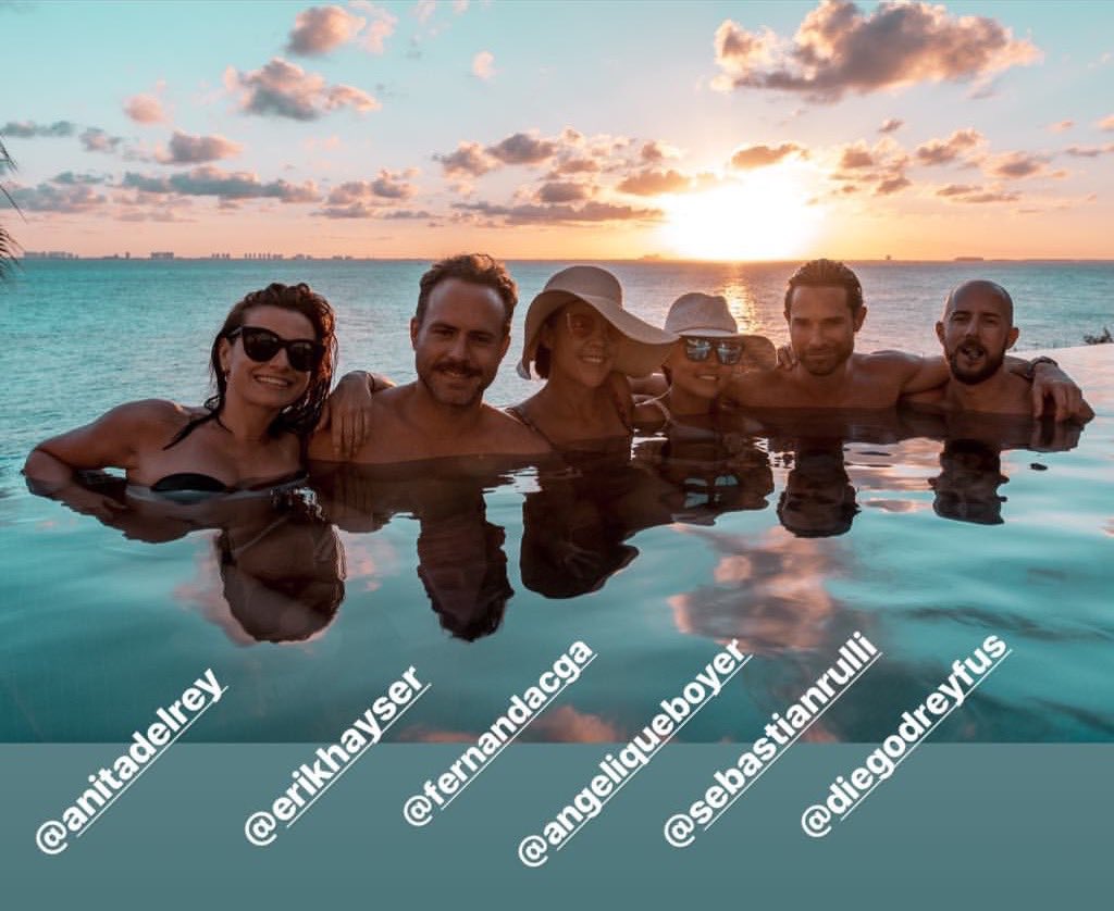 EvaLeandrez's tweet photo. Elijo rodearme de
personas que suman ,
de gente transparente ,
de almas de
noble corazón ,
de amigos
que abrazan
con bondad ,
sinceridad
y amor
📸 #NickSetLife
@anitadelrey
@DIEGODREYFUS
@Anboy88
@sebastianrulli
@FernandaCGA
@erikhayser https://t.co/33iYK1ntEH