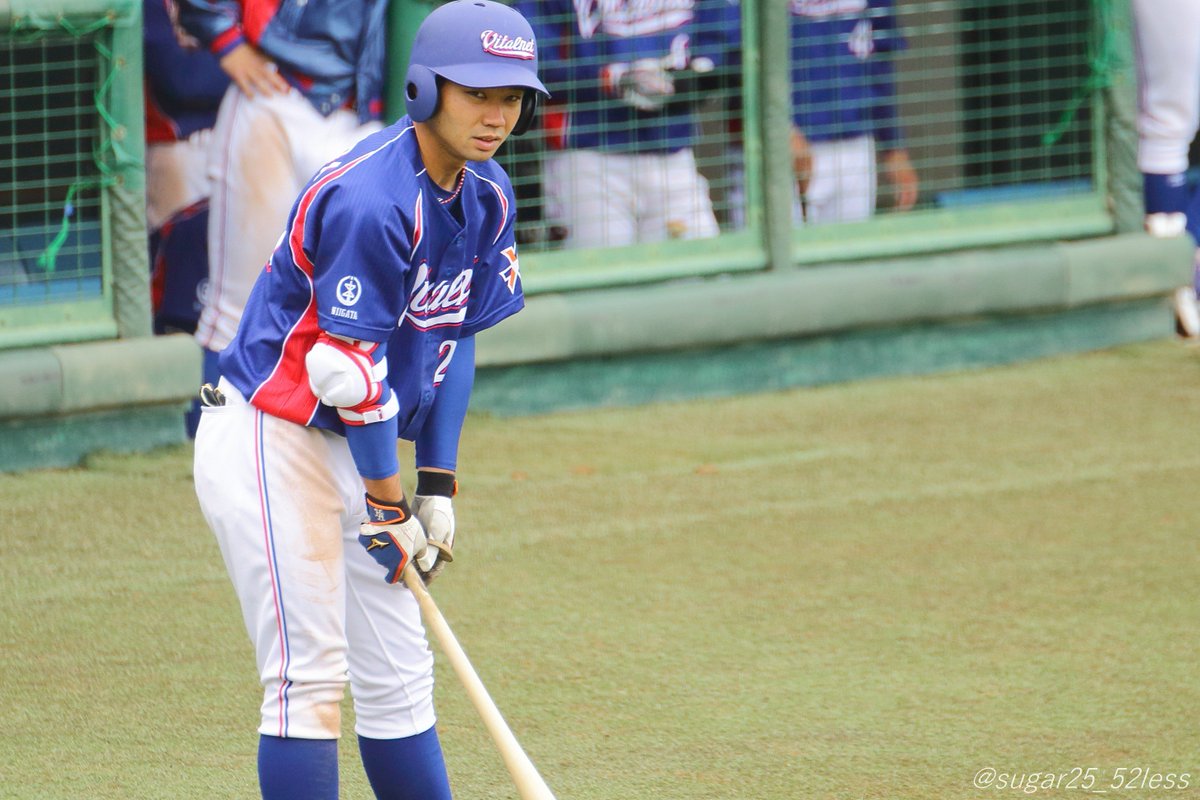 ট ইট র いず様 よっしー吉浦くんは名城大のエンジ色ユニフォームから突然青ユニフォームに劇的な変化をしてた 名城大 バイタルネット