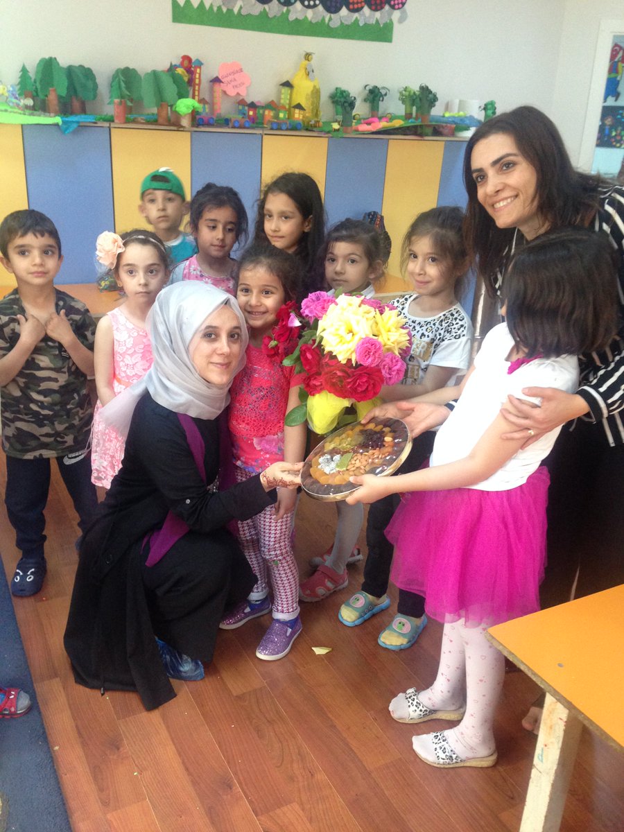 Eğitimci Yazar Mehtap Şenkaya'nın İmza günü ve Masal İstasyonu Programı Öğlen Grubuyla, 91.000 Dev Öğrenci Malatya -Sevgi Anaokulu'ndaydı <a href="/ErkenCocuklukk/">Mehtap ŞENKAYA</a> 91.bin Dev Öğrenci Sevgi Anaokulu