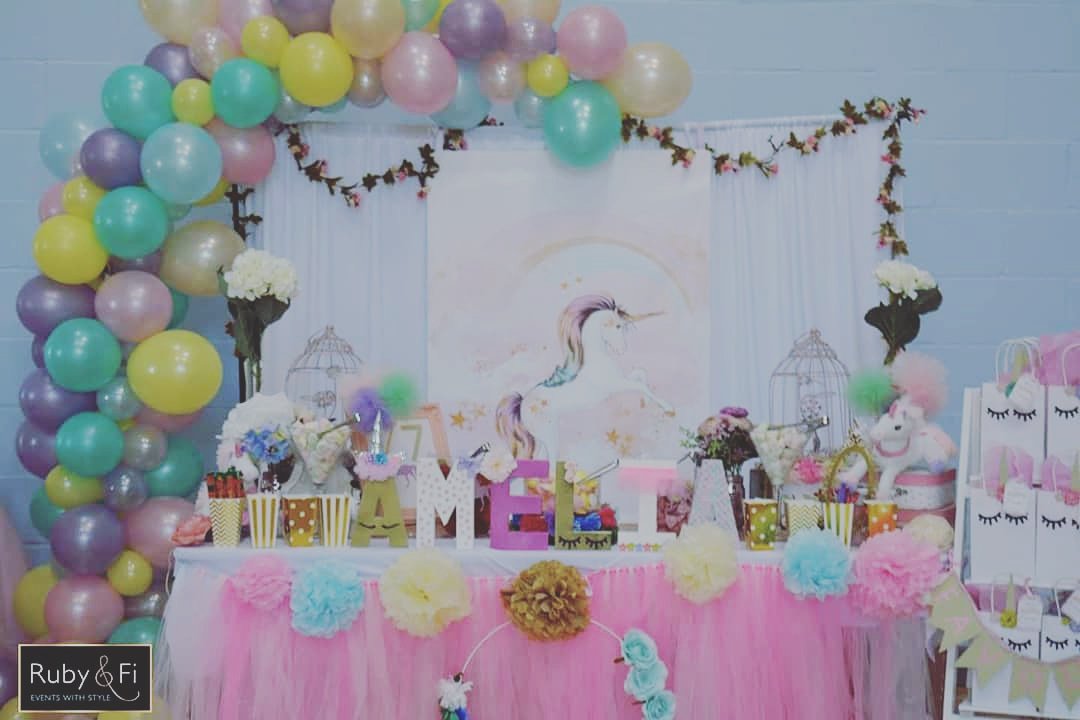 fi_ruby's tweet photo. @fi_ruby Styling a pastel unicorn themed party. #Leicestershire #Parties #unicorn #FridayFeeIing # https://t.co/PkDZWzoFaN