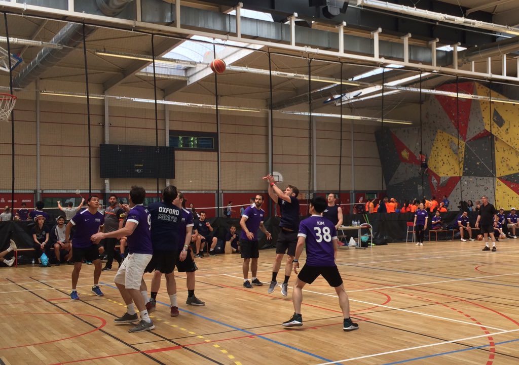 HECParis's tweet photo. 🏀🏐🏏 Best foot (and hand!) forward as all teams vie for the top spot at the 2018 @HECMBAT Tournament cc @HECParisMBA #MBAT2theFuture https://t.co/TElKIiZfIU