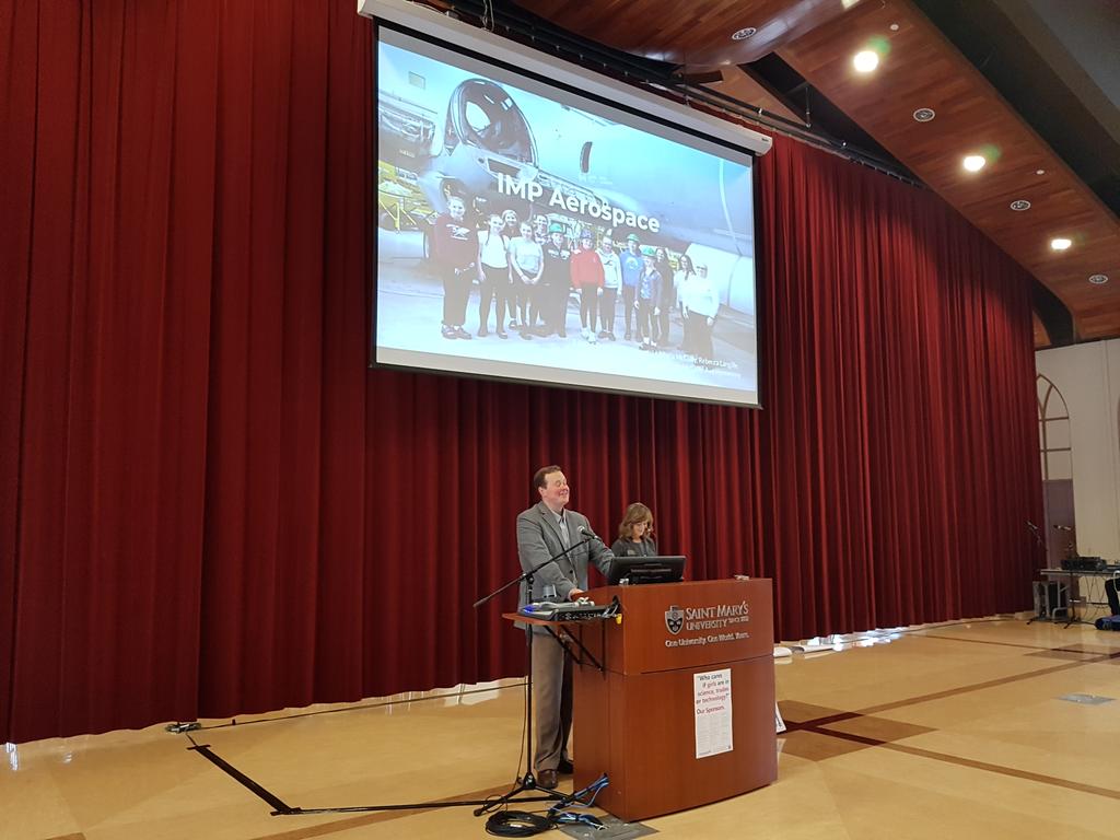 Techsploration's tweet photo. Dr. Steven Smith, Dean of Science of @SMUScience welcomes our #2018techsplorers to day 2 of our 2018 @smuhalifax Techsplorer Event! #womenintrades #womeninSTEM https://t.co/tbPqhzrSwA