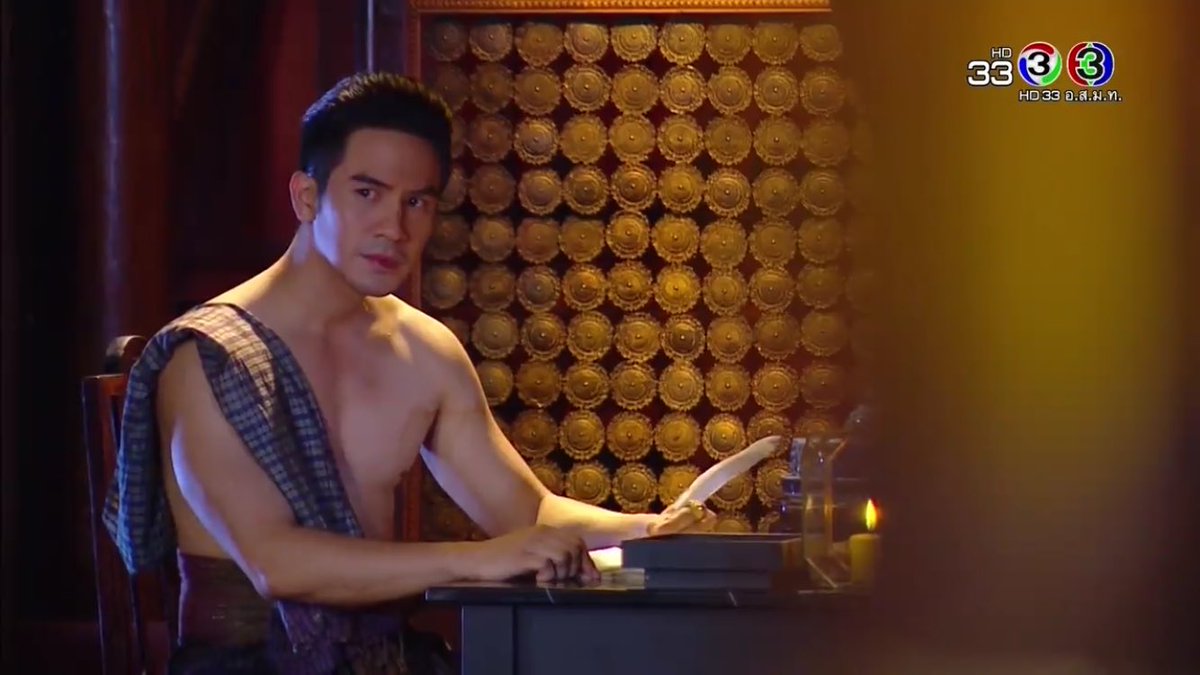 broadcastthai's tweet photo. ตั้งใจดูสุดๆ 🤩🤩🤩#บุพเพสันนิวาส @broadcastthai https://t.co/I9JywxyUCI