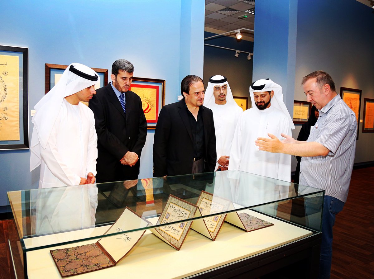 sharjahculture's tweet photo. وفد من جمعية الامارات للإبداع
في زيارة لفعاليات ملتقى الشارقة للخط الدورة الثامنة
Emirates Innovation Society delegation visits Sharjah Calligraphy Biennial exhibitions.

#ملتقى_الخط #الشارقة #فن #ثقافة #معرض #SharjahCalligraphyBiennial #SCB8 #Sharjah #Art #Culture #Calligraphy https://t.co/51Jju1mw9h