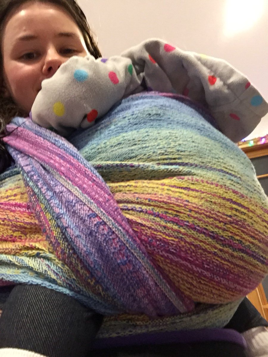 SushiLuv's tweet photo. There is no “wrong” side to this beauty by @ljhandwovens #pinkflower also I just love bum pics 😂#babywearing #handwoven https://t.co/xPlBRsh2Zv
