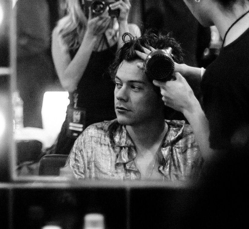 harrymoonchild's tweet photo. The "Young Harry Styles" pictures every teenage girl will be talking about and wish to have lived in another 50 years https://t.co/A6OW4Nnc80