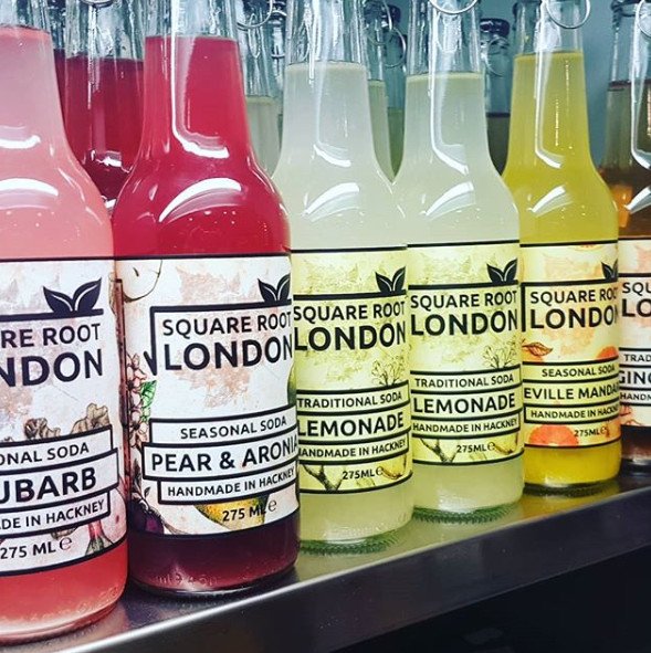 squarerootldn's tweet photo. JOIN US for a tasty #Brixton time with #GuzzlClub 12-3pm tomorrow 🐖🐖🐖 Our Chris will be handing out fizzy pop samples to keep you hydrated while u shop like wild things, possessed by vigorous food lust https://t.co/wIW3t9ELDC #London #Weekend #SmallBatchSoda #HandmadeInHackney https://t.co/fVXXC5xulr