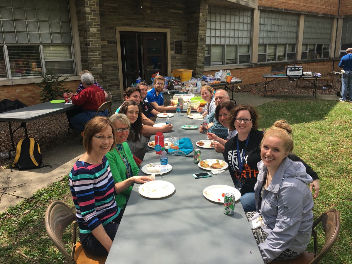 Thanks to our students, families, and @GEVolunteersMKE for making our teacher appreciation cookout awesome!  Part of teacher appreciation is taking time to appreciate one another as well.  #lonogfellowpride #TeacherAppreciationDay #Theriaultonthegrill