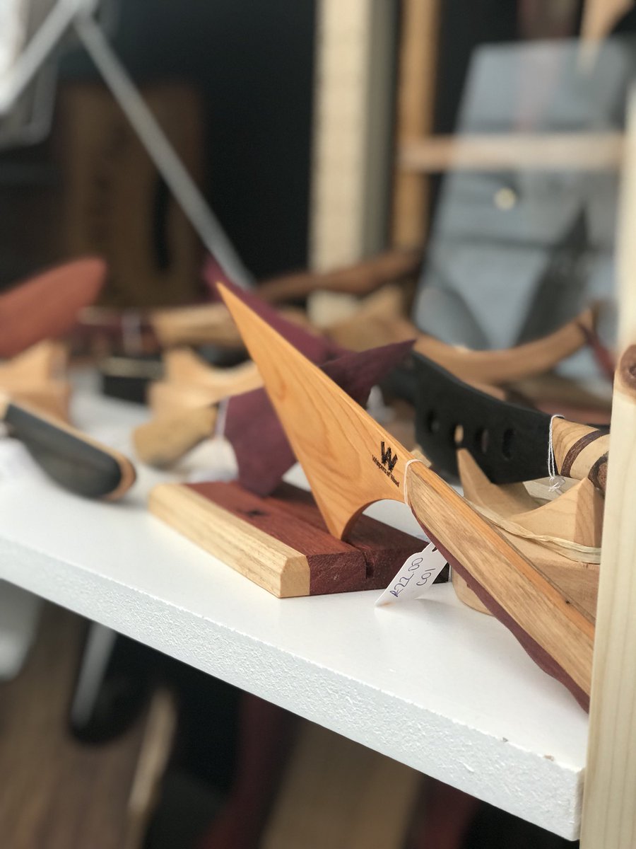 PedddleUK's tweet photo. Delighted I met @KirstieMAllsopp today @RagleyHall @HandmadeFair 
It's a brilliant event and our stallholders are having an amazing day. 
If you are near, pop over to our Pedddle stand to see a selection of talented designer/makers. 
#collaboration https://t.co/hkZ9yy77n0