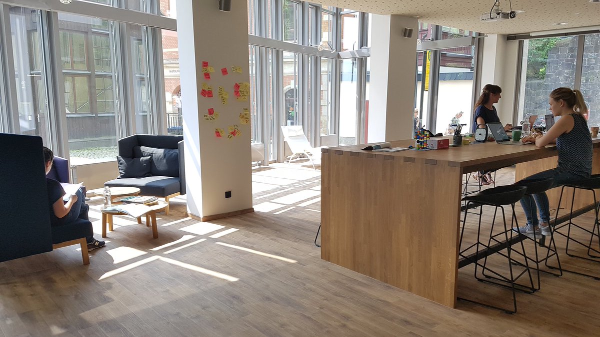 Tyclipso On Twitter Der Entwickler Sagt Ux Team Heisst Wenn Uberall Zettel An Der Wand Kleben Wir Finden So Schlimm Sieht S Gar Nicht Aus Https T Co J4irvjakca