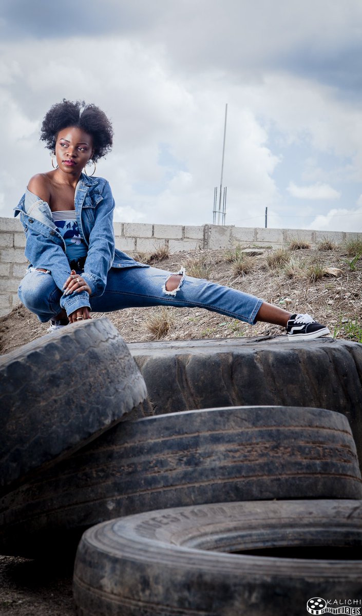KalichiPictures's tweet photo. The great outdoors with Buumba B Mweetwa. Thank you for your support Bee! 

#GetShotAtKalichi #Zambia #FlashBackFriday #ModelPhotography #Lusaka #CanonPhotography #OutdoorPhotography https://t.co/kc9O3AUSIA