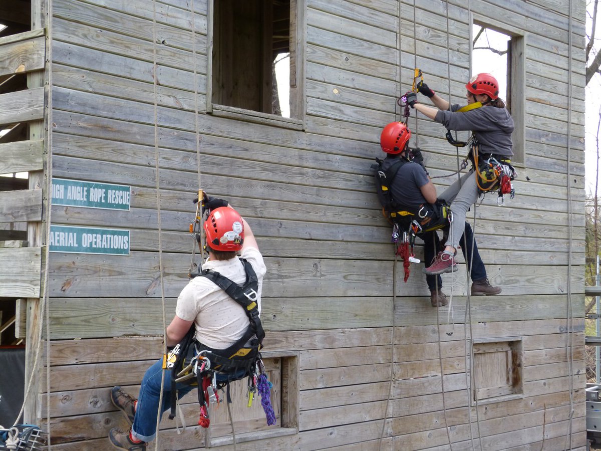 vertical_access tweet picture